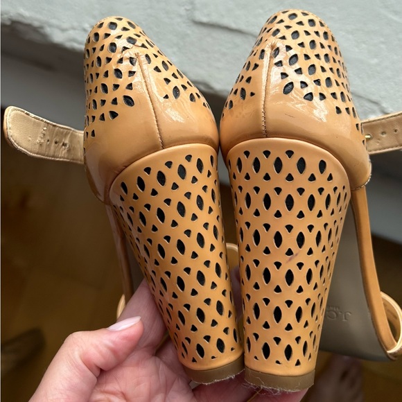 J Crew Patent Block Heel, 7.5 - Picture 7 of 9
